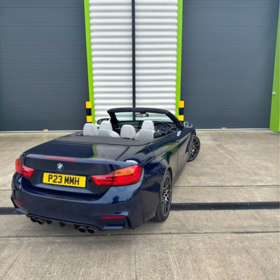 BMW M4 S-A ENGINE SIZE 3.0 Litres FUEL PETROL BODY 2 DOOR CONVERTIBLE TRANSMISSION SEMI AUTO SEATS 4 COLOUR BLUE REG DATE 12/05/2016 29530 Miles LC16 KAK