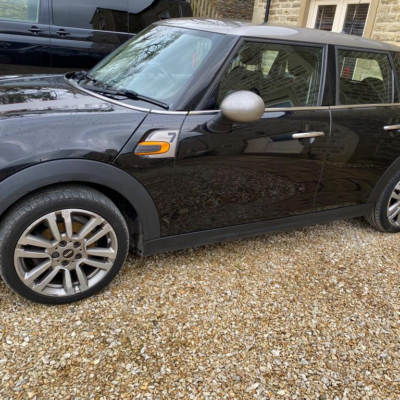 MINI COOPER SEVEN AUTO ENGINE SIZE 1.5 Litres FUELPETROL BODY 5 DOOR HATCHBACK TRANSMISSION AUTOMATIC SEATS 5 COLOUR BLACK REG DATE 31/03/2017 39700 Miles SG17 AYM