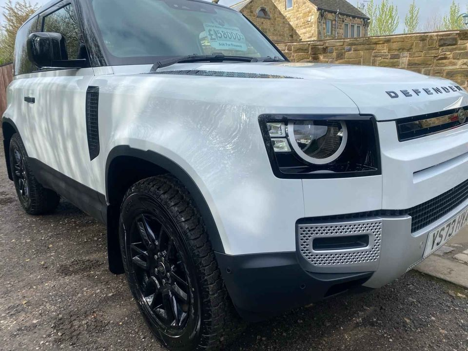 LAND ROVER DEFENDER HARD TOP D MHEV AUTO ENGINE SIZE 3.0 Litres FUEL DIESEL BODY PANEL VAN TRANSMISSION AUTOMATIC SEATS 2 COLOUR WHITE REG DATE 14/12/2023 380 Miles YS73 HYA