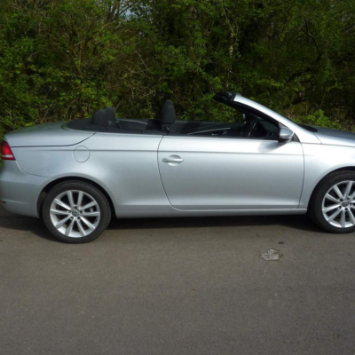 VOLKSWAGEN EOS SE TSI ENGINE SIZE 1.4 Litres FUEL PETROL BODY 2 DOOR CONVERTIBLE TRANSMISSION MANUAL SEATS 4 COLOUR SILVER REG DATE 12/06/2011 34000 Miles ND11 OEG