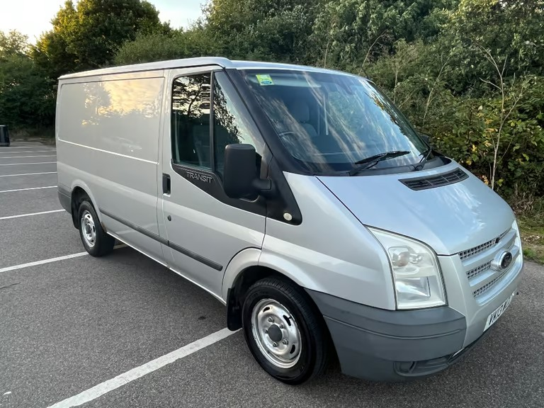 FORD TRANSIT 125 T280 TREND FWD ENGINE SIZE 2.2 Litres FUEL DIESEL BODY PANEL VAN TRANSMISSION MANUAL SEATS 3 COLOUR SILVER REG DATE 26/06/2013 105,440 Miles VK13 WCC