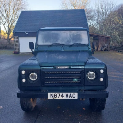 LAND ROVER MODEL 90 DEFENDER TDI ENGINE CC 2495 cc FUEL DIESEL BODYLIGHT 4×4 UTILITY TRANSMISSION N/A SEATS 2 COLOUR GREEN REG DATE 05/01/1996 Mileage: 107935 Reg N874 VAC