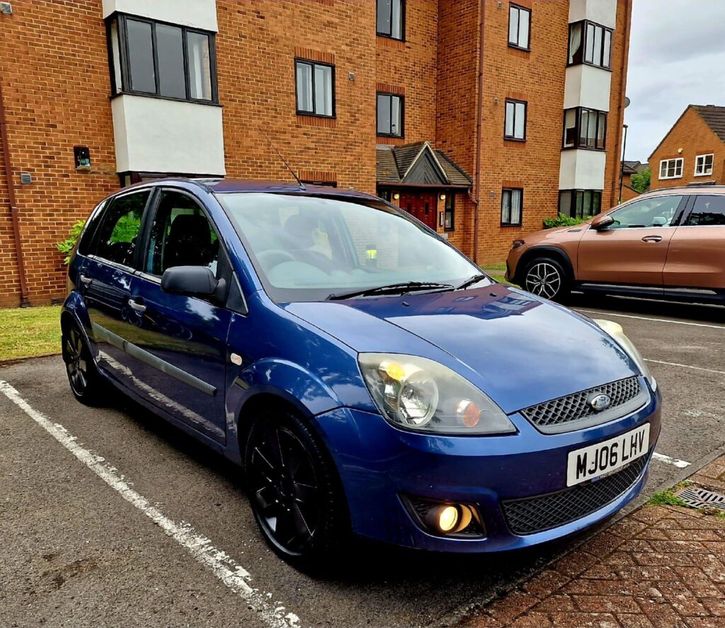 FORD FIESTA FREEDOM Engine Size 1.4 Litres Fuel PETROL Body 5 DOOR HATCHBACK Transmission MANUAL Seats 5 Colour BLUE Reg Date 28/04/2006 Mileage: 97122 Reg MJ06LHV