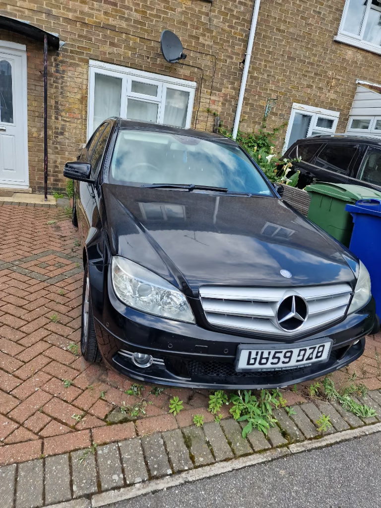 MERCEDES C200 SE CDI A Engine Size 2.1 Litres Fuel DIESEL Body 4 DOOR SALOON Transmission AUTOMATIC Seats 5 Colour BLACK Reg Date 01/09/2009 Mileage: 174200 Reg WU59PZO