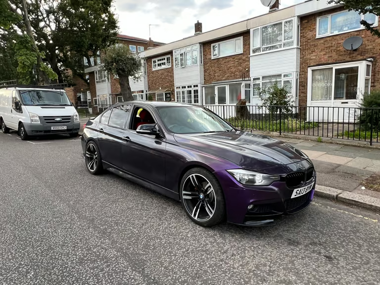 BMW 320I M SPORT AUTO Engine Size 2.0 Litres Fuel PETROL Body 4 DOOR SALOON Transmission AUTOMATIC Seats 5 Colour PURPLE Reg Date 31/03/2013 Mileage: 83000 Reg SA13BYM