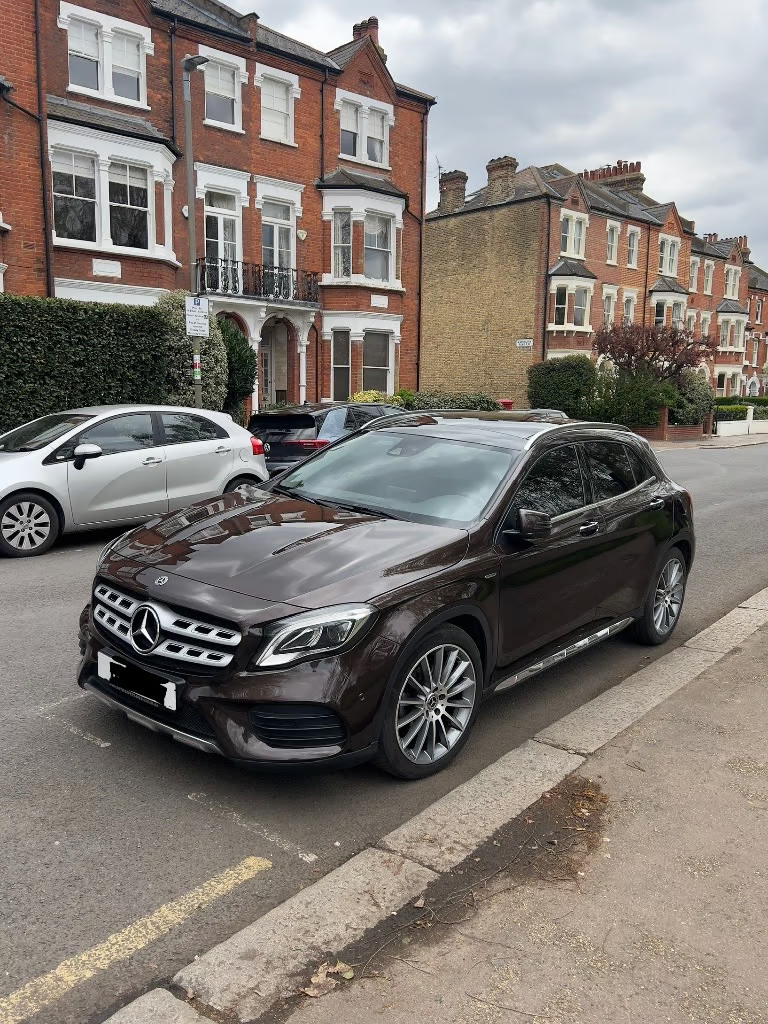 MERCEDES-BENZ N/A Engine Size N/A Fuel PETROL Body DOOR Transmission N/A Seats N/A Colour BROWN Reg Date 01/06/2022 Mileage: 72000 Reg B9SAM